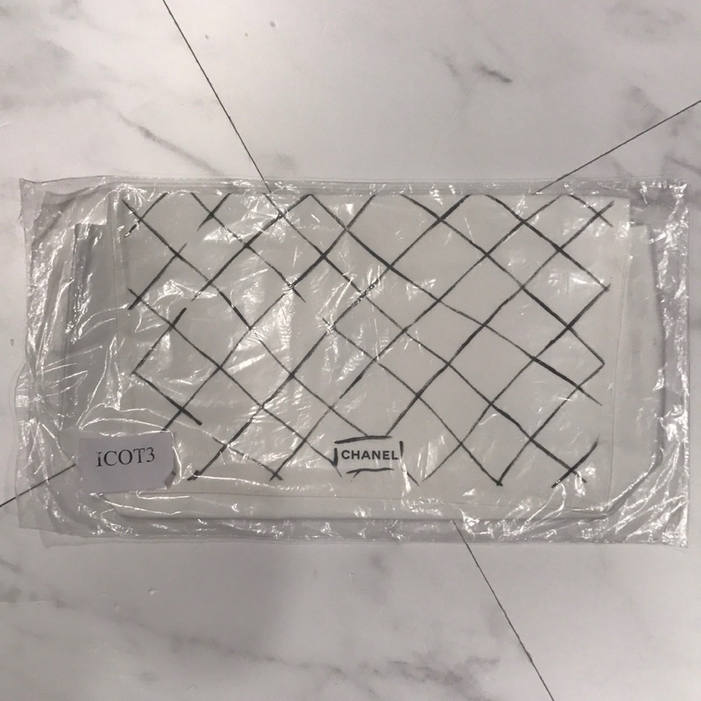 ⭐️ SOLD ⭐️ NWT Authentic Chanel Karl Lagerfeld ICOT3 Dust Bag